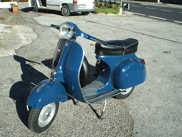 Vespa blu